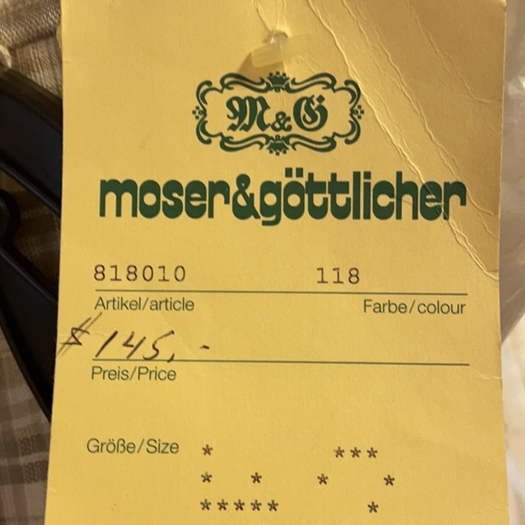 Traditional German Drindl - Picture 8 of 12